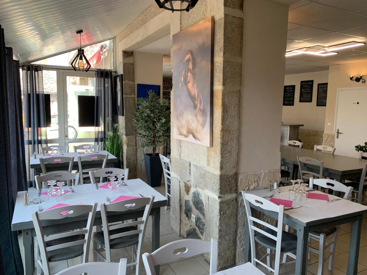 Auberge De La Tour Freycenet-la-Tour Bagian luar foto